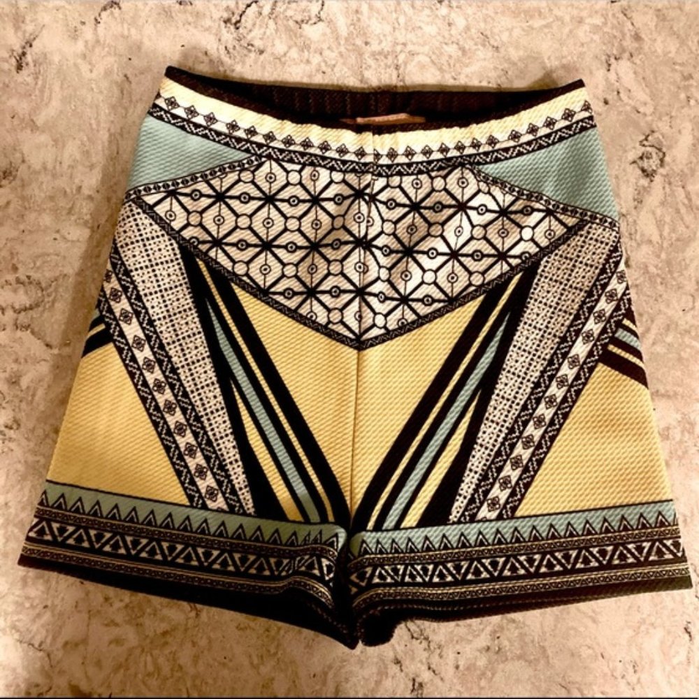 High Waisted Patterned Shorts, size XS